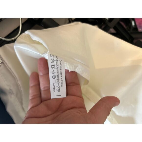 Gucci Lot/2 White Dust Bags Size 17.5x8 - Picture 6 of 7